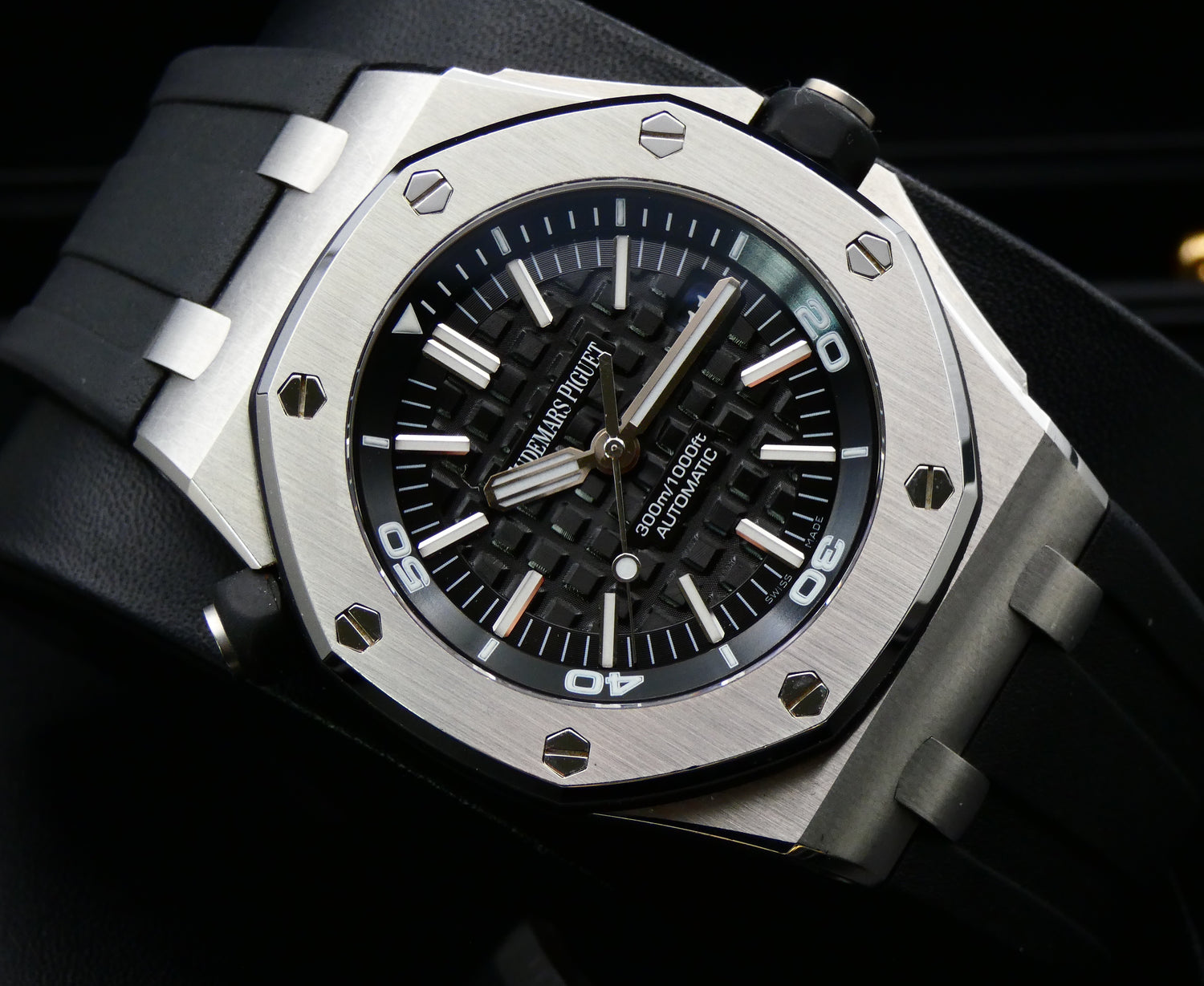 SOLD Audemars Piguet Royal Oak Offshore Diver 2014 15703ST EON