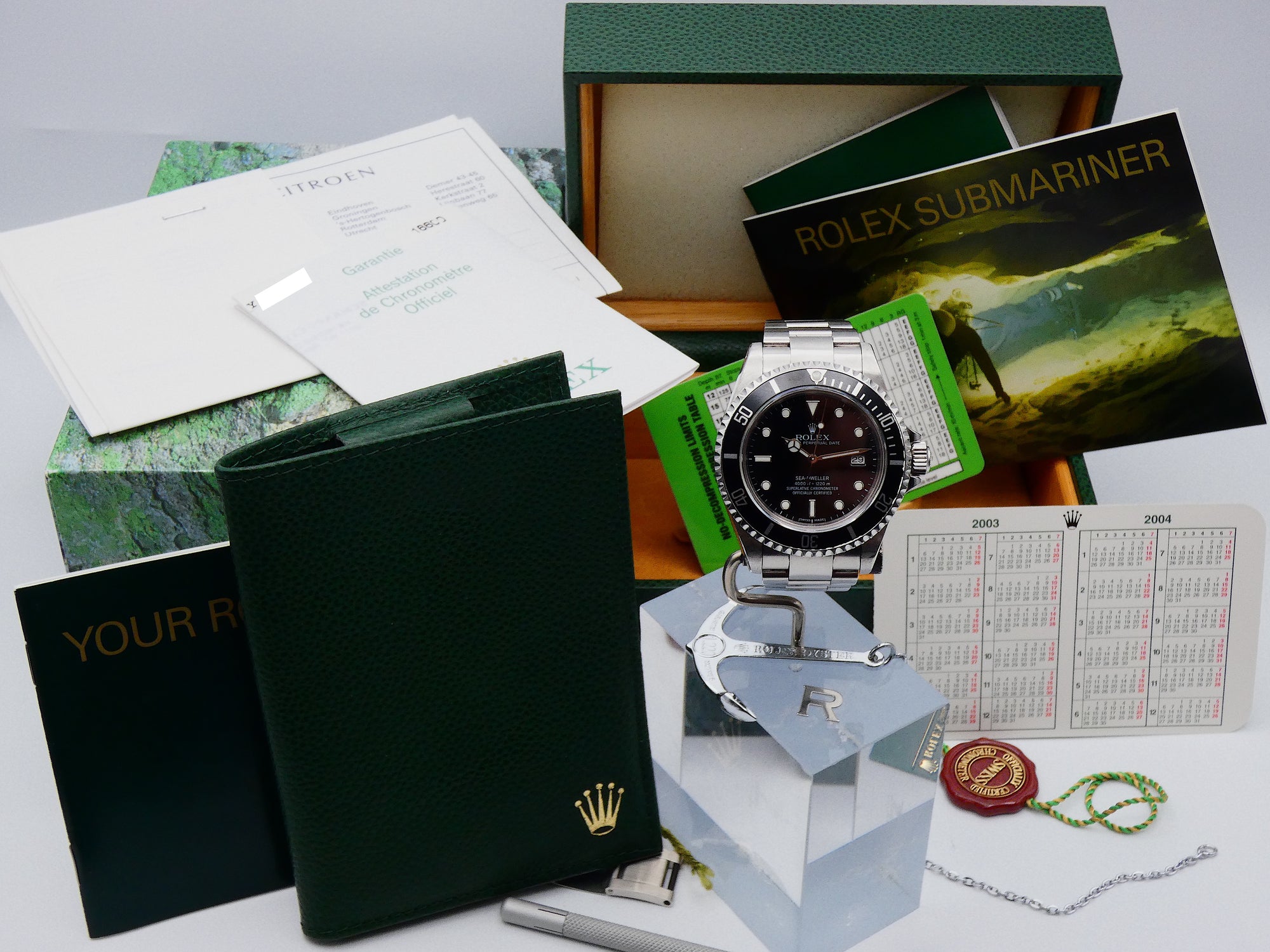 SOLD  Rolex Sea-Dweller 4000 16600