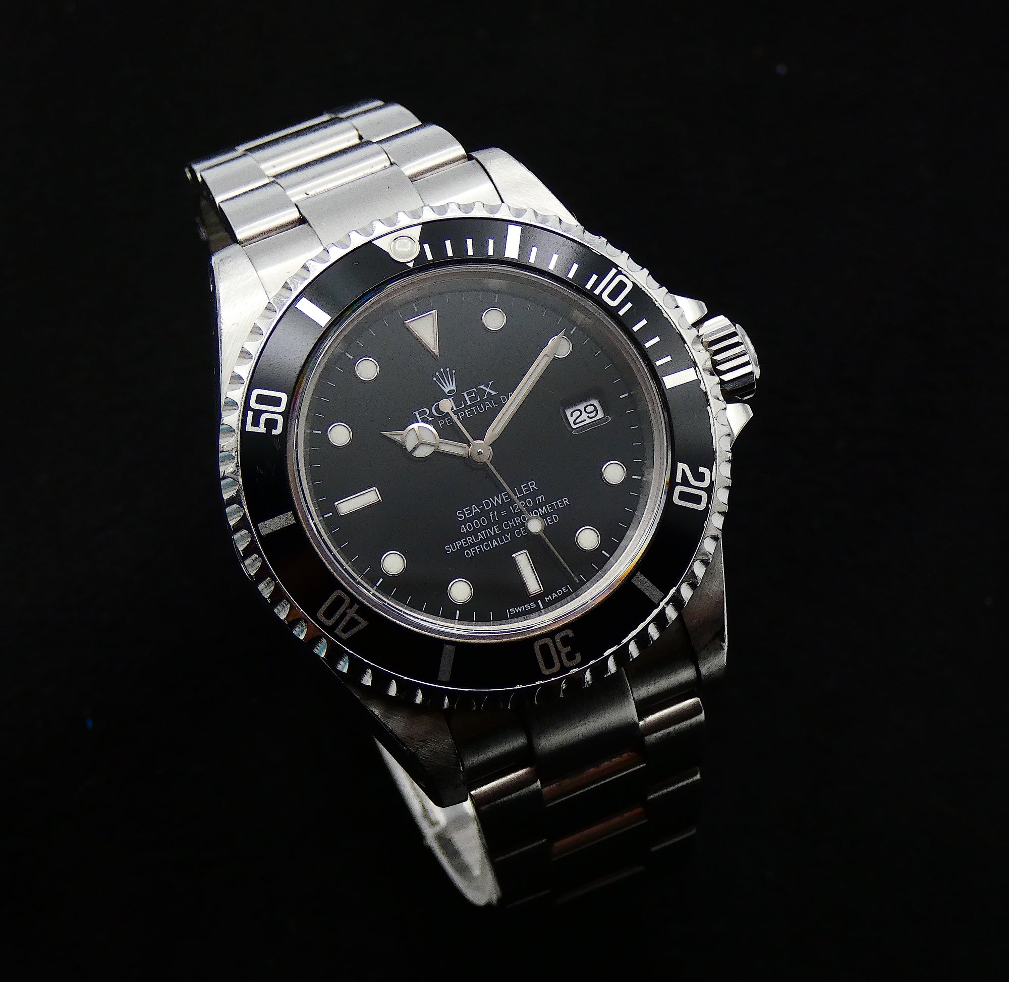 SOLD  Rolex Sea-Dweller 4000 16600