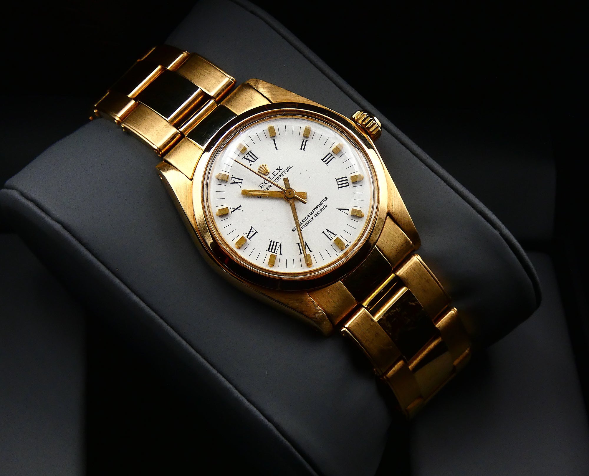 SOLD Rolex Oyster Perpetual 31 white buckley 6748