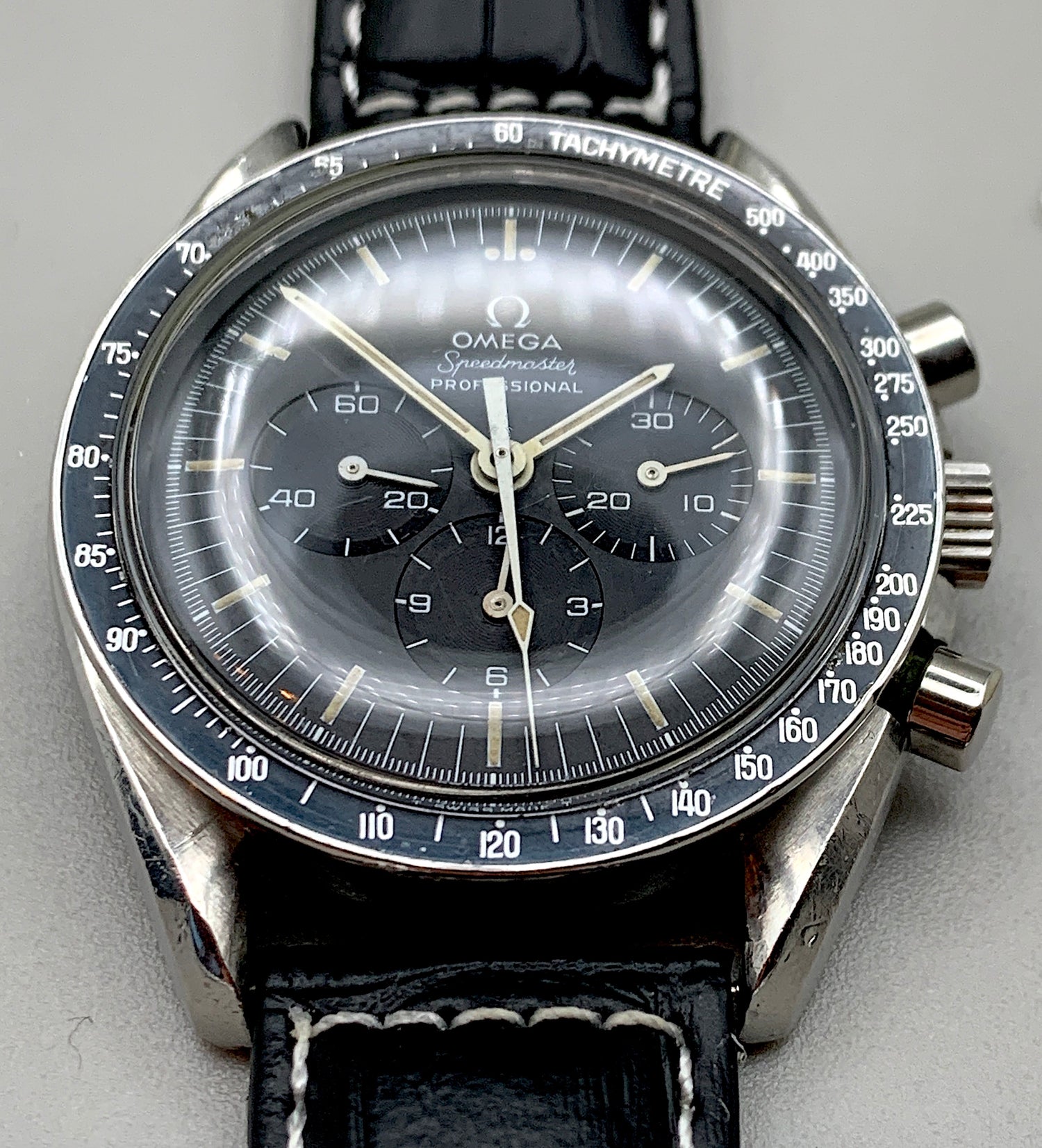 Omega moon watch clearance 1969