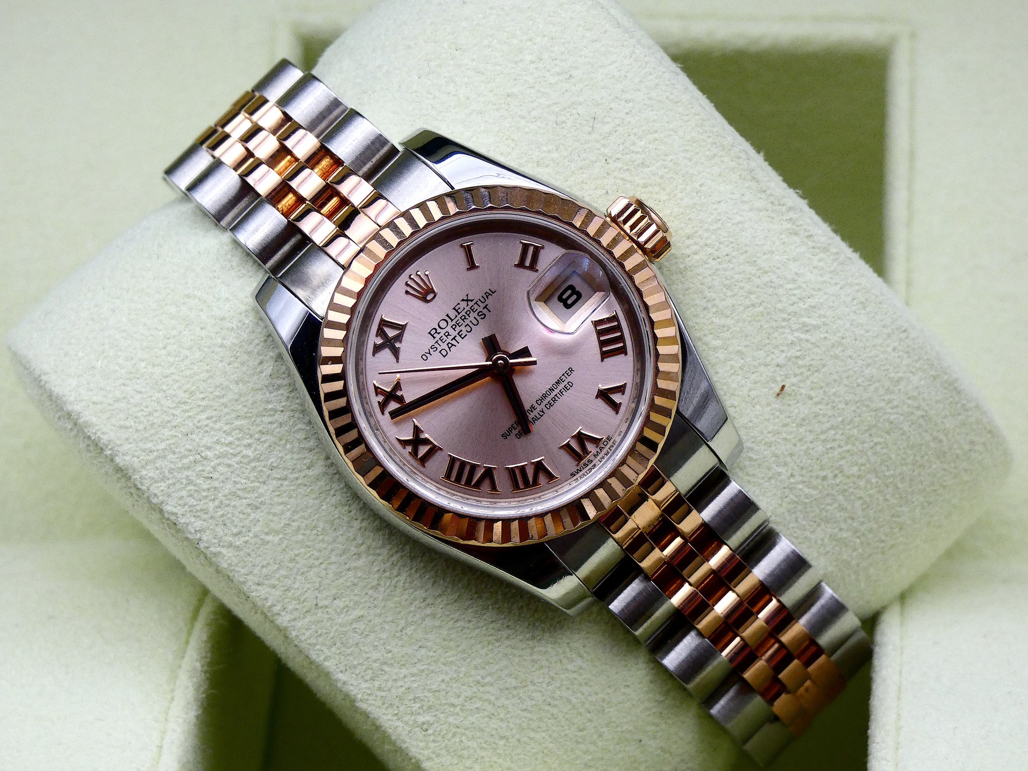 SOLD  Rolex Lady-Datejust 26mm / Rose gold / full set